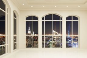 Фотообои панорамные окна с видом на город